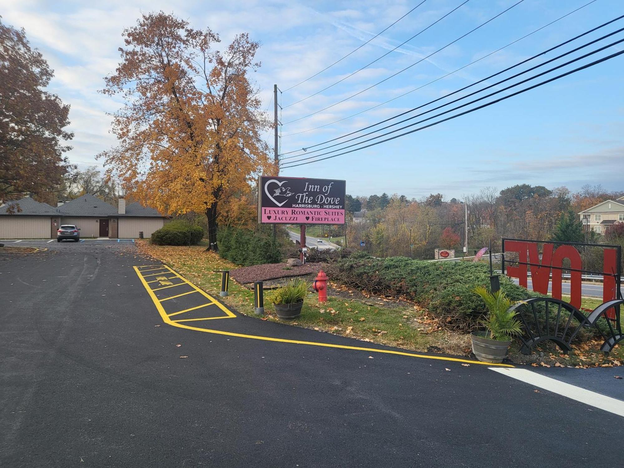 Inn of the Dove: Romantic Luxury Suites with Jacuzzi & Fireplace Harrisburg Exterior photo